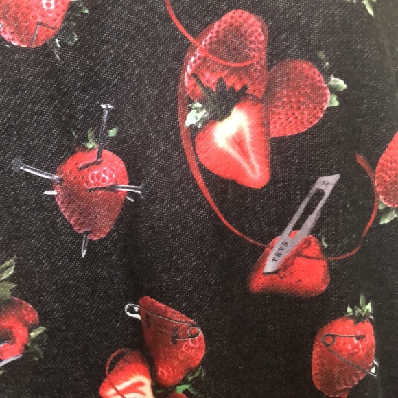 Travas Tokyo strawberry hoodie black - Picture 4 of 7